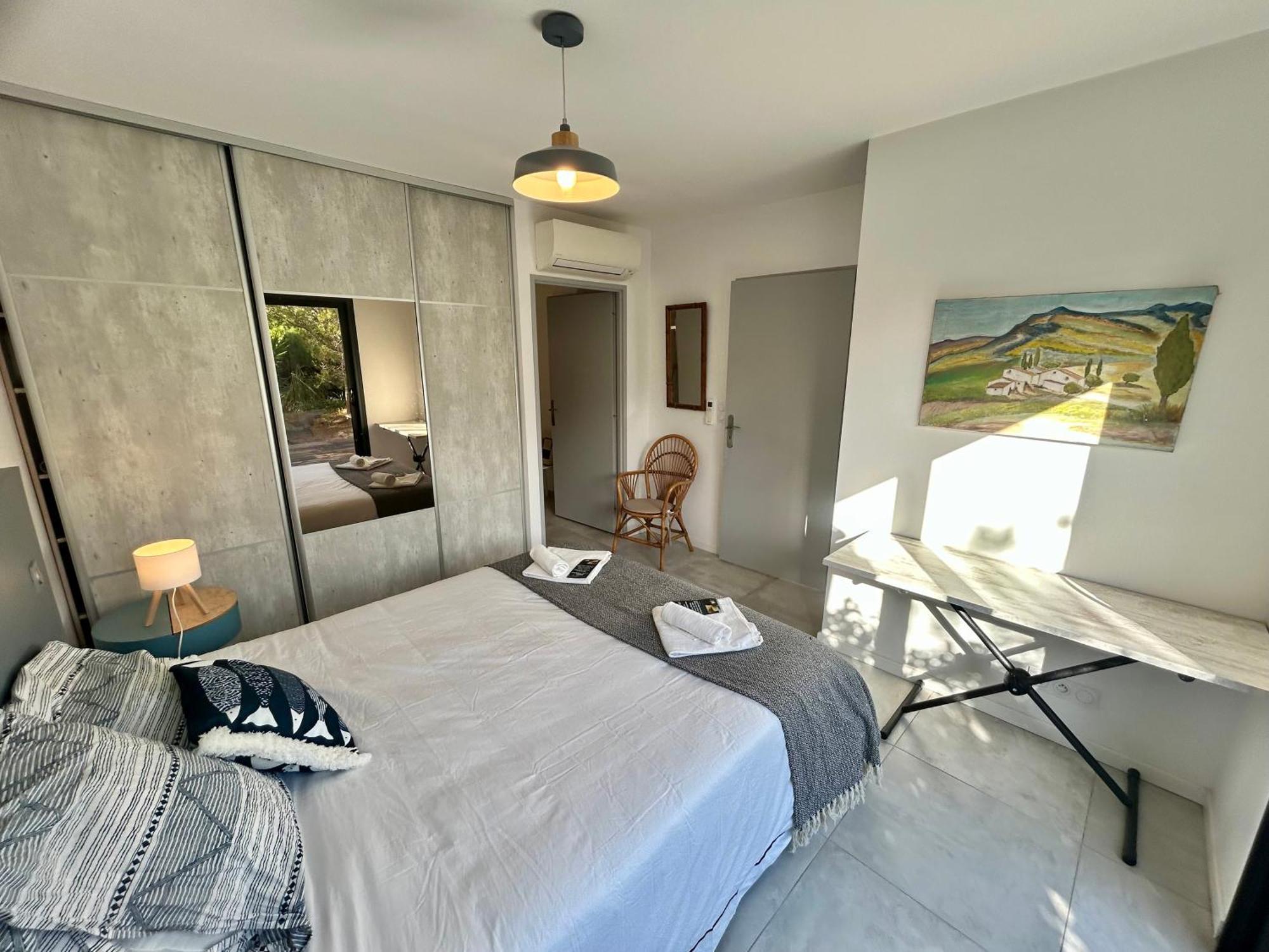 Appartement Luxe Le Levant Hyères Exterior foto