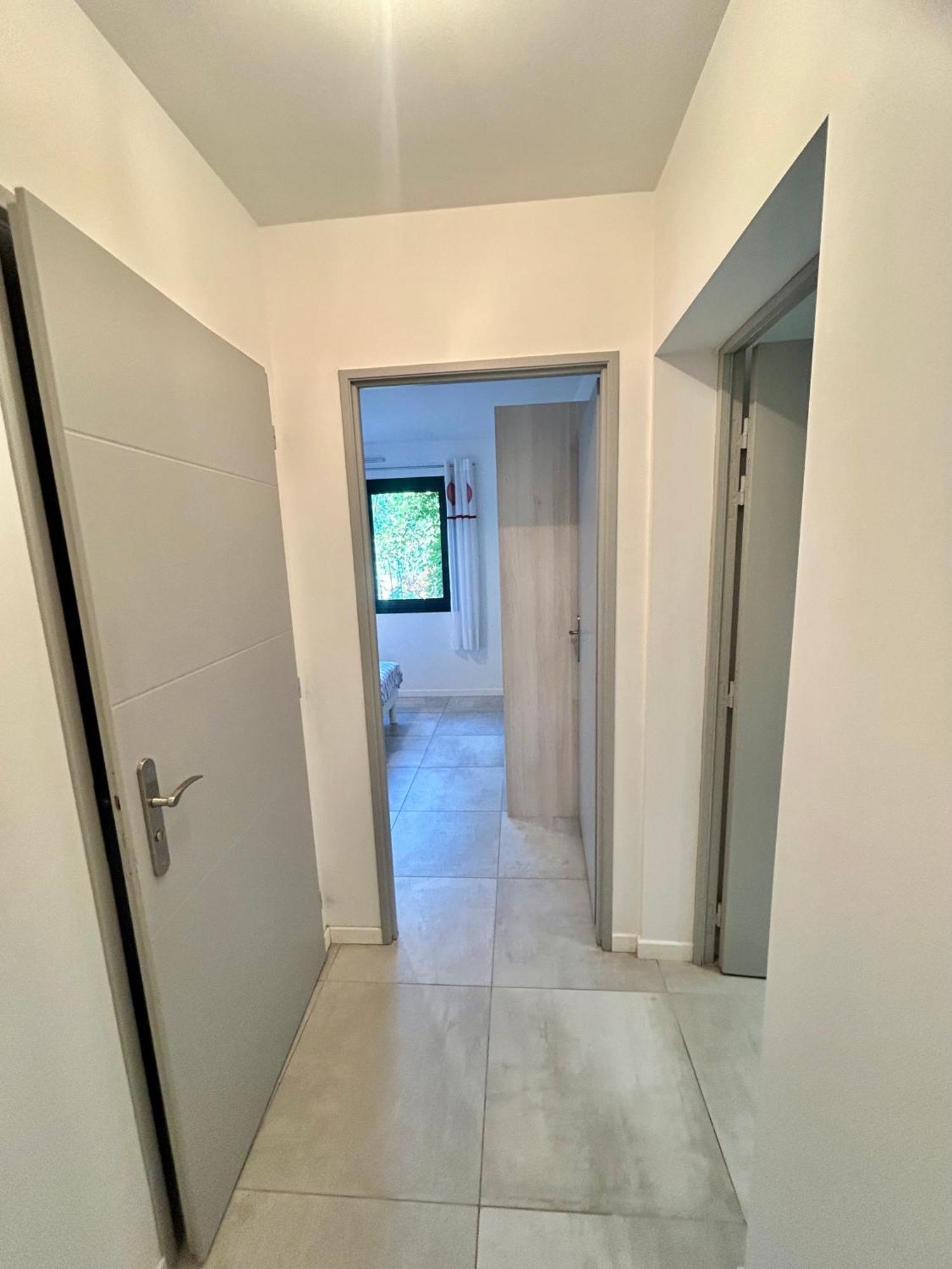 Appartement Luxe Le Levant Hyères Exterior foto